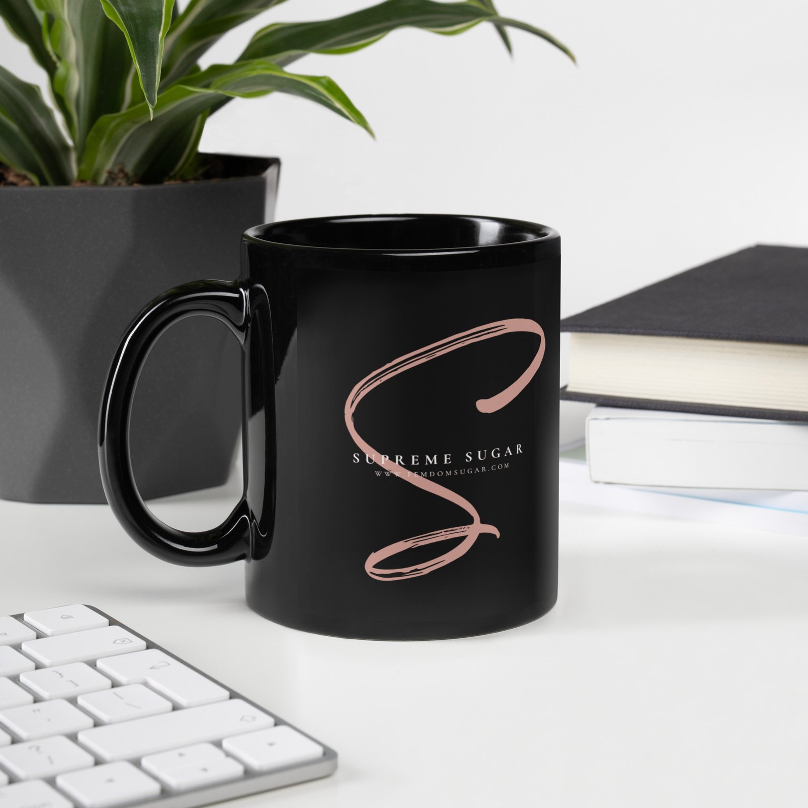 Supreme Sugar Logo Mug – Glossy Black